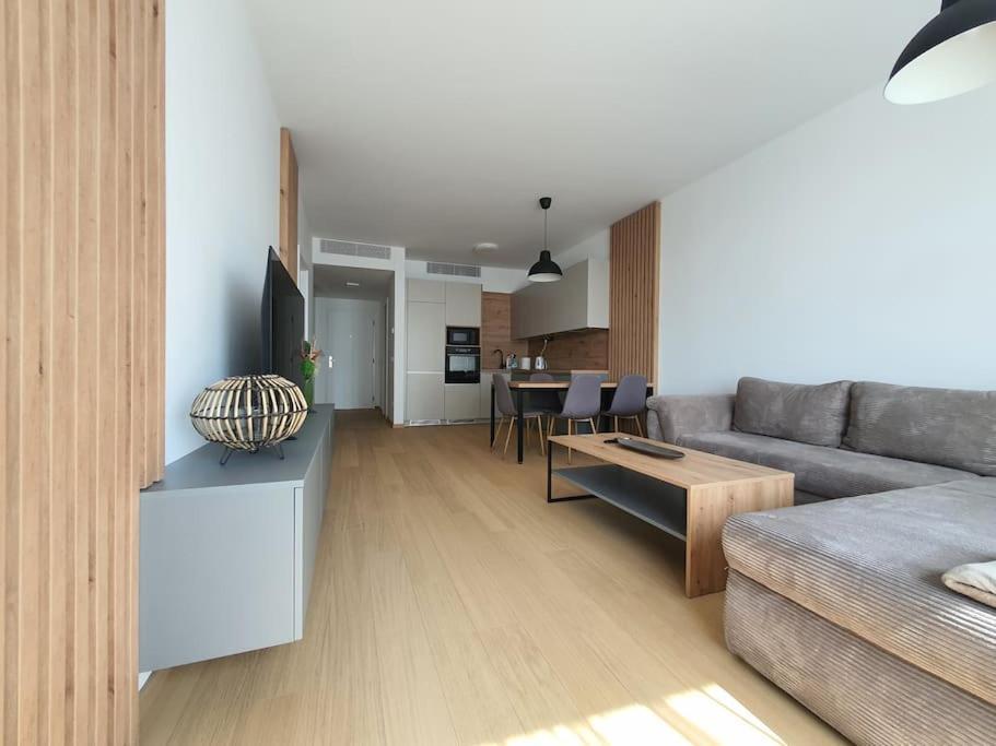 Modern With Garage Parking Apartmán *